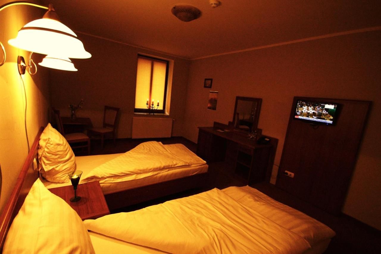 Отель Hotel Zamkowy Młyn Крапковице-22