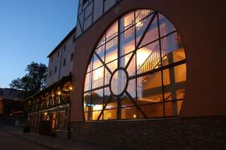 Отель Hotel Zamkowy Młyn Крапковице-0